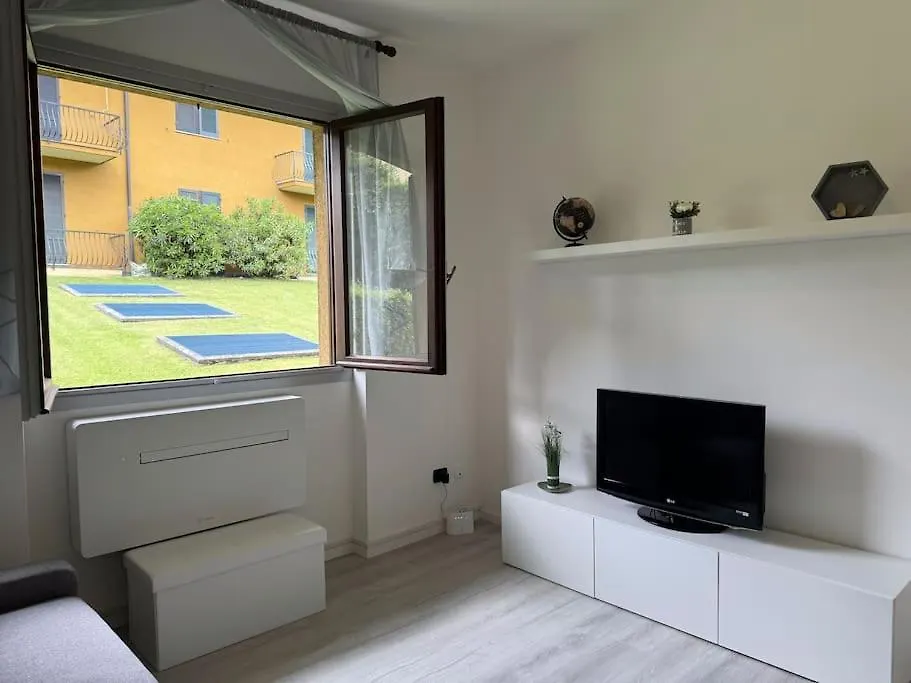 Vener Appartament - A Due Passi Dal Lago Ossuccio 0*,